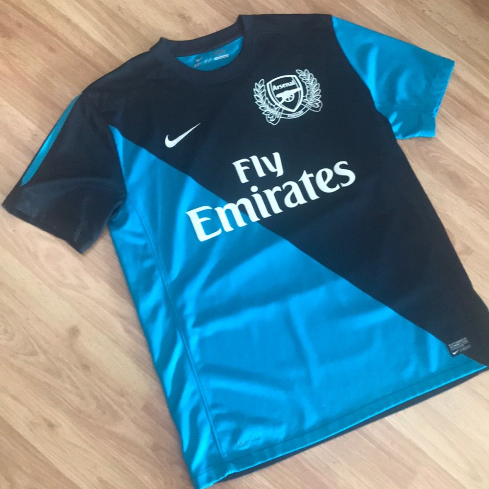Nike Arsenal Away Jersey 2011-2012.